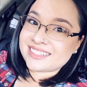 Meet your Posher, Alyciaalycia